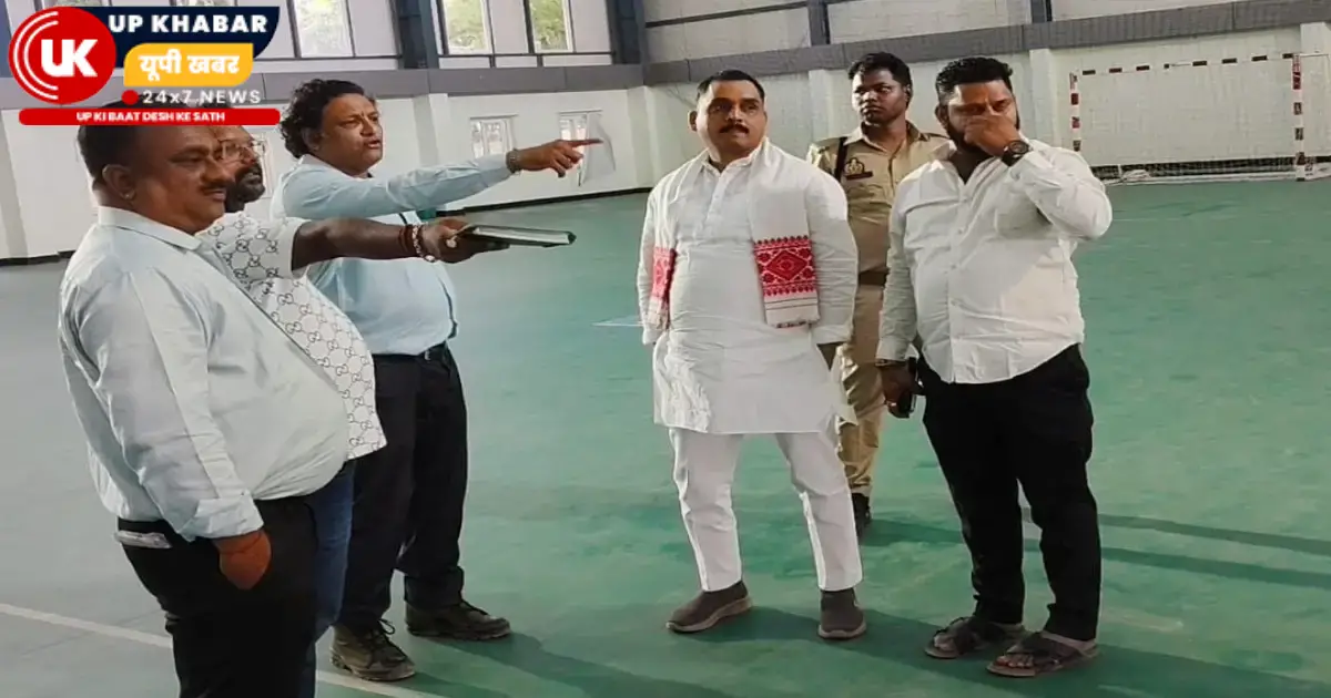 पिछड़ा वर्ग आयोग के सदस्य सत्येंद्र बारी ने लखनऊ के बाबू के.डी. सिंह स्टेडियम का निरीक्षण किया और पिछड़े वर्ग के युवाओं को खेल में अवसर देने की बात कही।